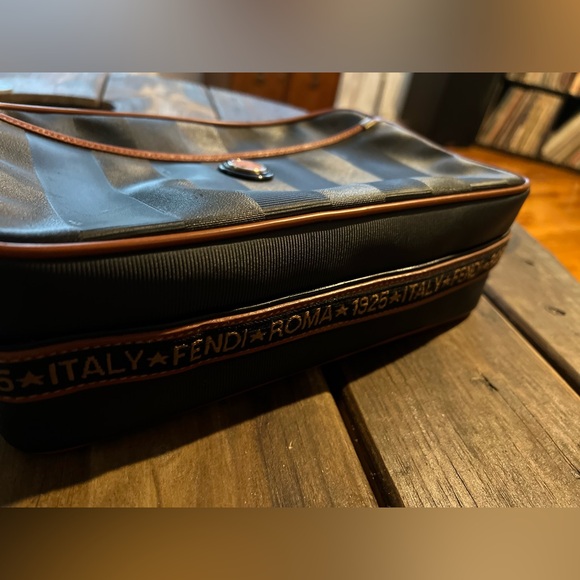 Stunning Fendi camera bag - Picture 2 of 16